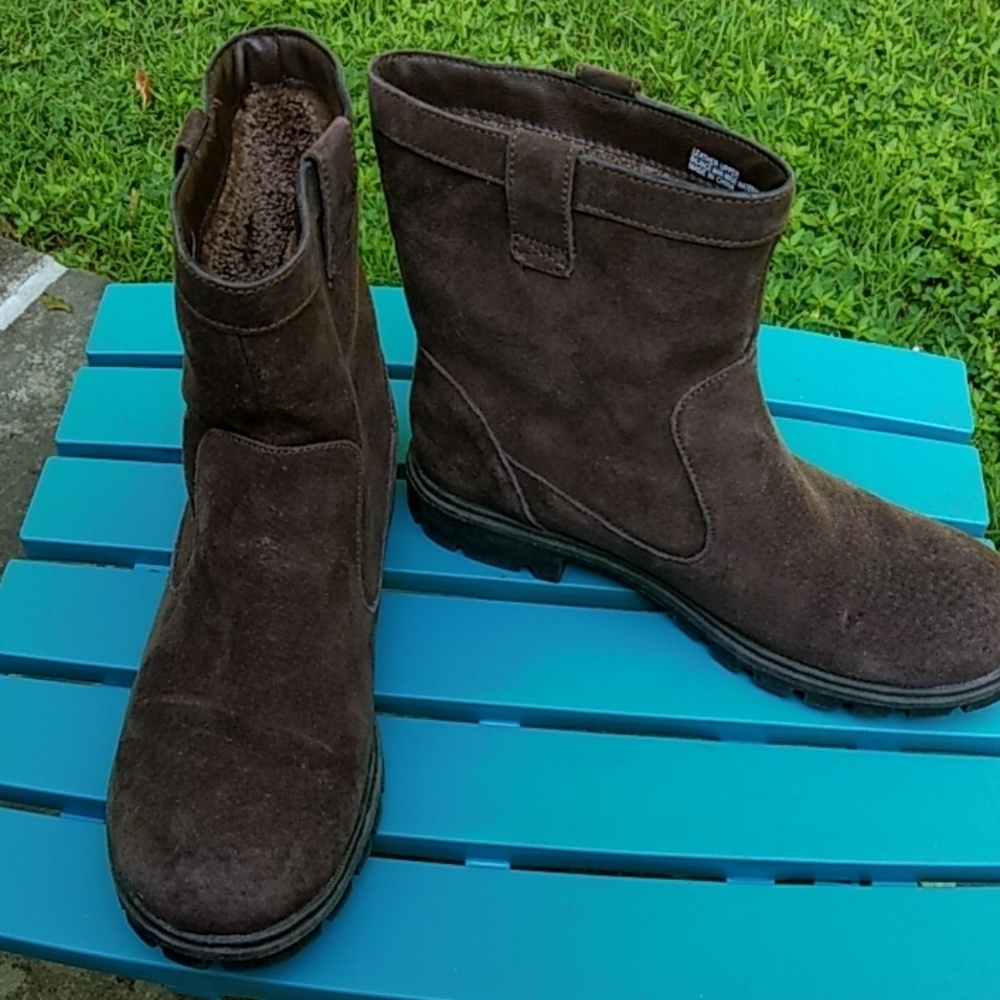 Bjorn chocolate colored suede boots